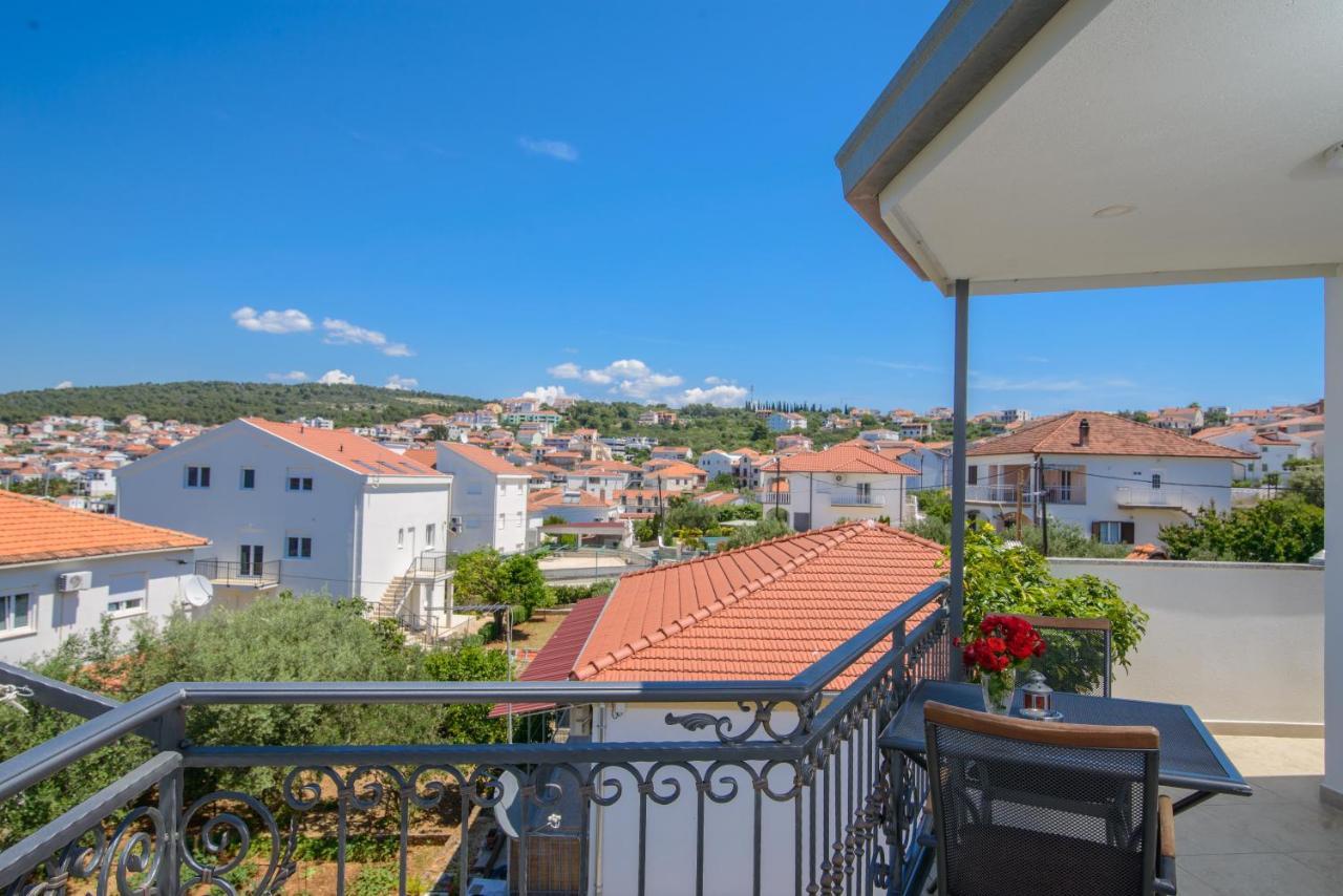 Apartments Tonka Trogir Exterior photo