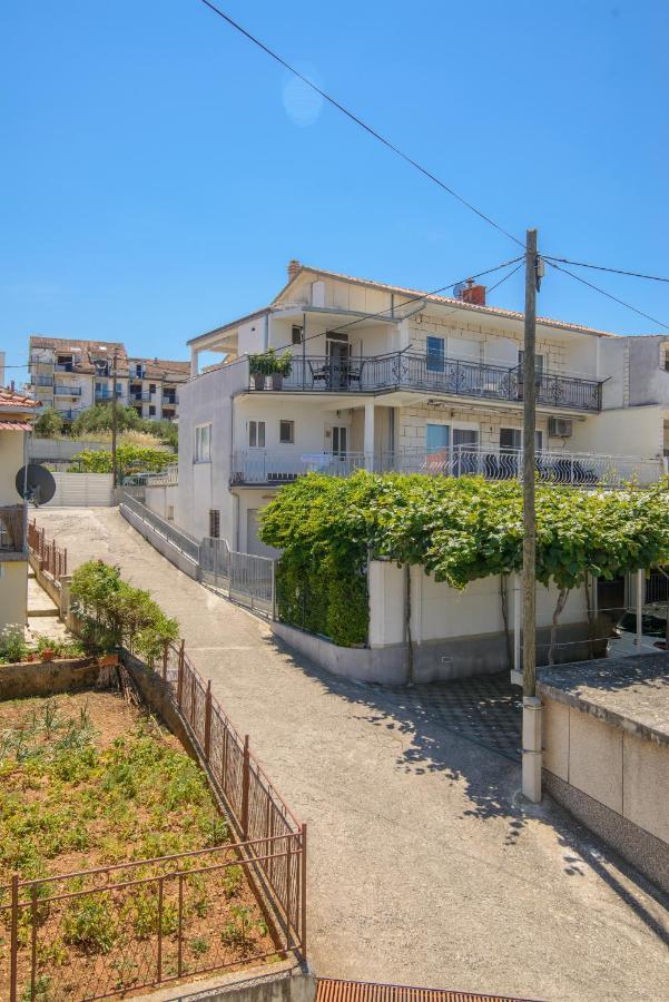 Apartments Tonka Trogir Exterior photo