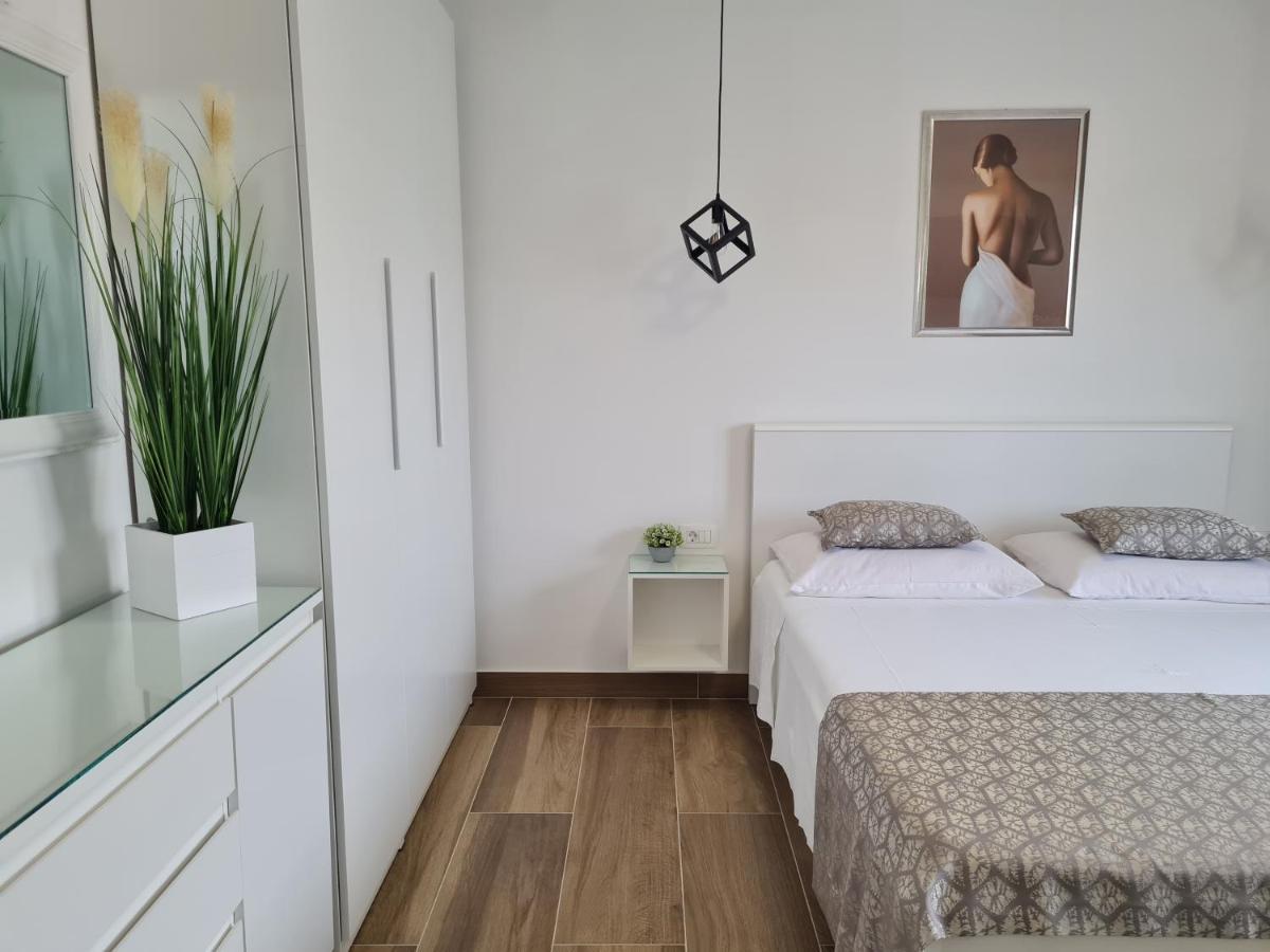 Apartments Tonka Trogir Exterior photo